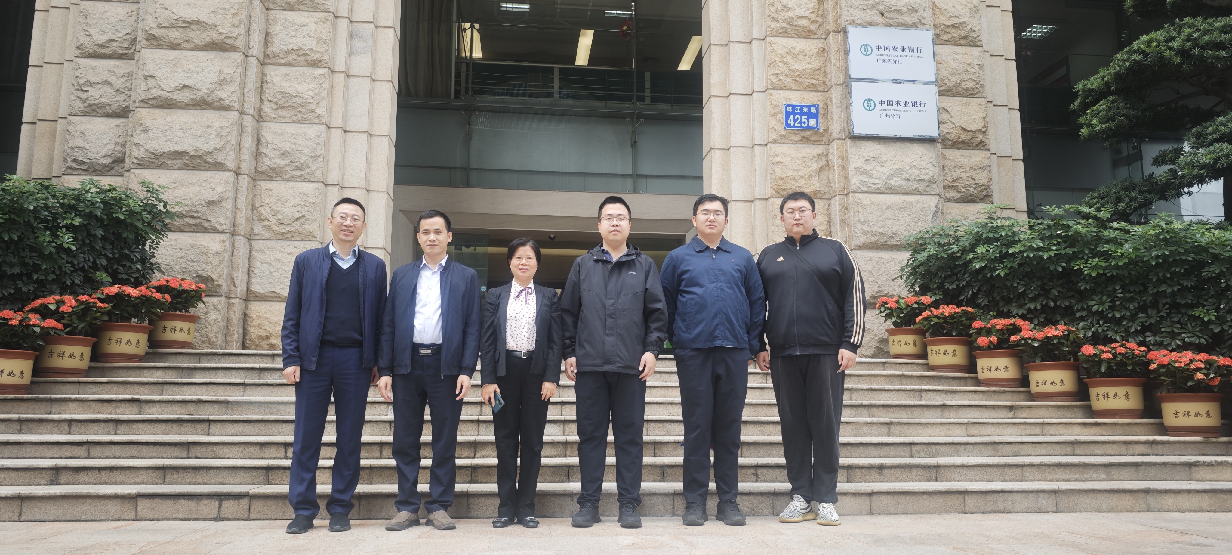 1734921906942761.jpg 1734921906942761.jpg